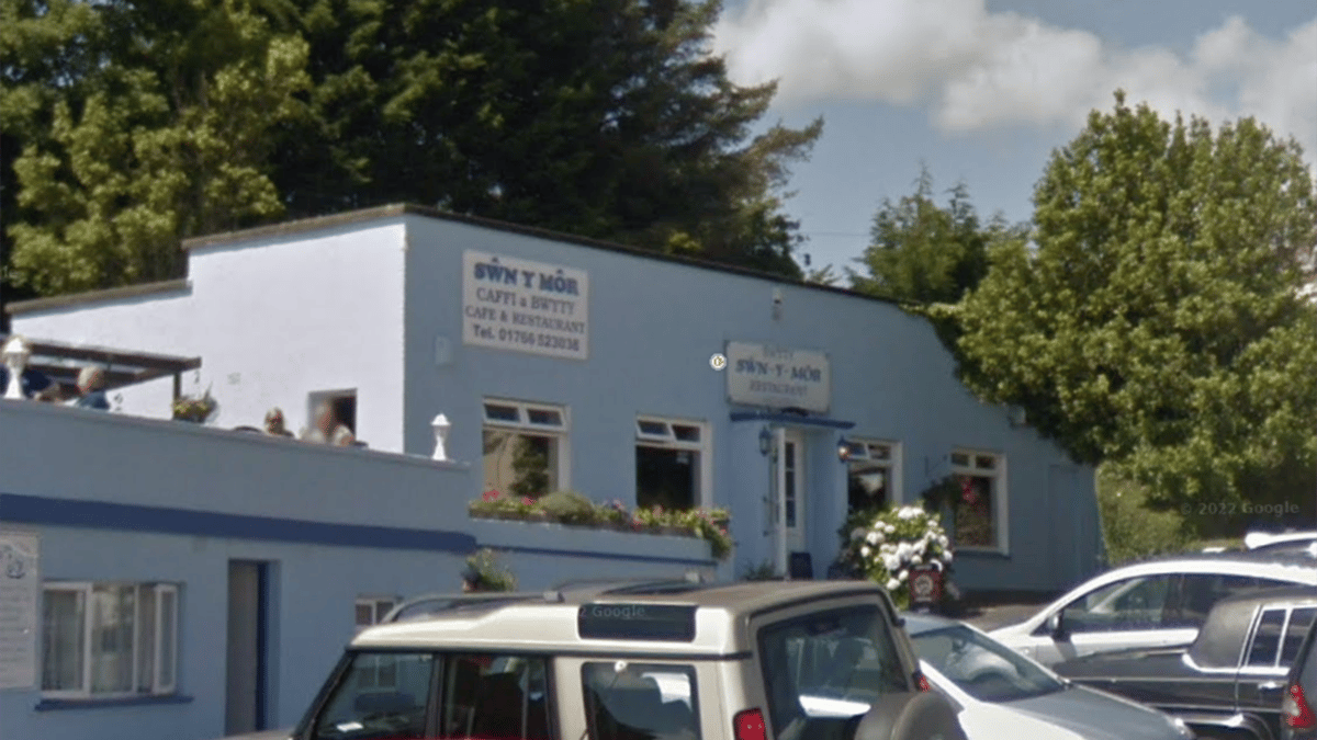 Top food hygiene rating for nine Gwynedd cafes, pubs and takeaways